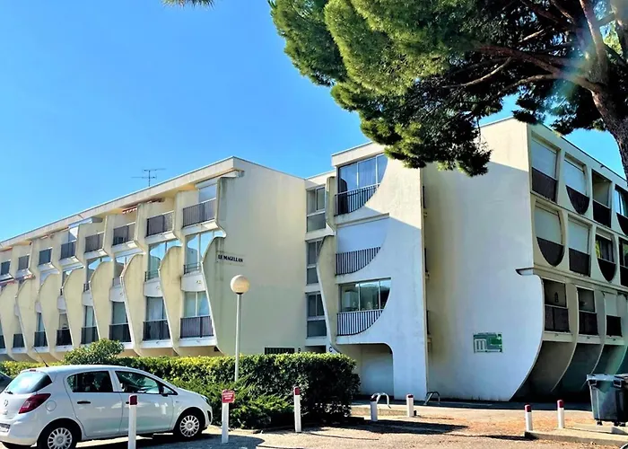 Bel 1 A Avec Loggia Et Parking, Proche Et Centre - Fr-1-790-25 *