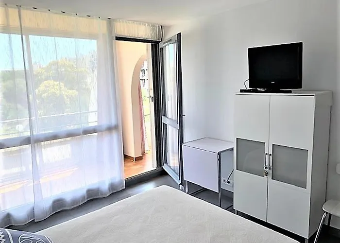 Lejlighed Bel 1 A Avec Loggia Et Parking, Proche Et Centre - Fr-1-790-25 *